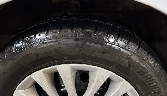2019 Maruti Ciaz SIGMA 1.5 SHVS MT  PETROL, Petrol, Manual, 97,332 km, Right Front Tyre Tread