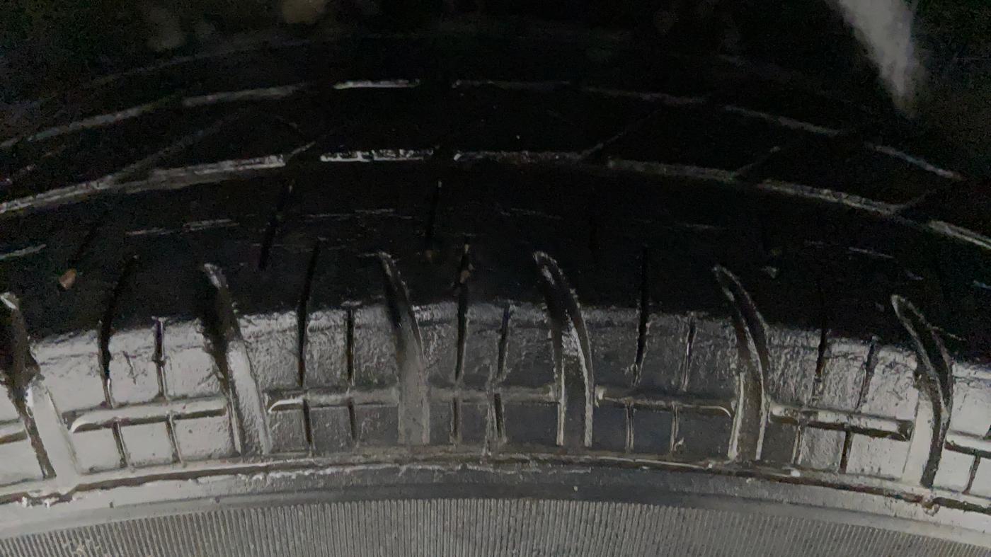 2011 Maruti Swift Dzire VXI, Petrol, Manual, 30,958 km, Right Front Tyre Tread