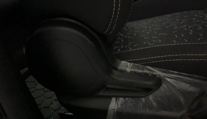 2021 Tata Tiago XZA PETROL, Petrol, Automatic, 3,308 km, Driver Side Adjustment Panel