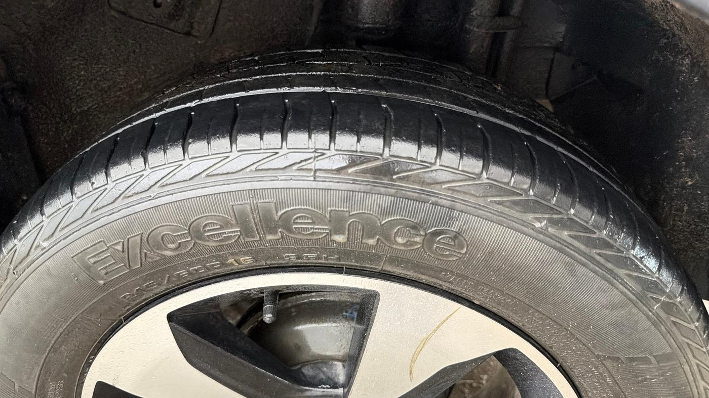 2019 Tata NEXON XZA PLUS PETROL DUAL TONE, Petrol, Automatic, 54,060 km, Left Rear Tyre Tread