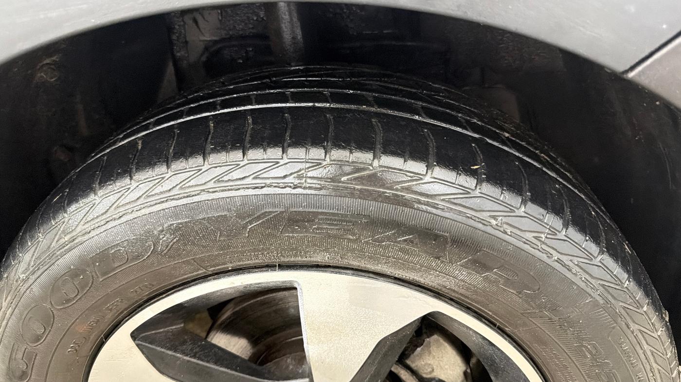 2019 Tata NEXON XZA PLUS PETROL DUAL TONE, Petrol, Automatic, 54,060 km, Right Front Tyre Tread
