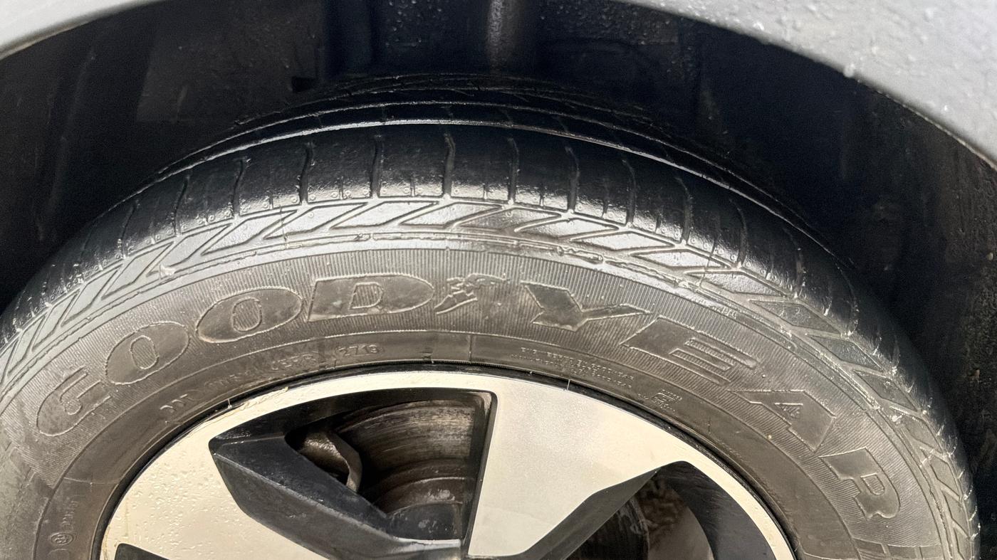 2019 Tata NEXON XZA PLUS PETROL DUAL TONE, Petrol, Automatic, 54,060 km, Left Front Tyre Tread