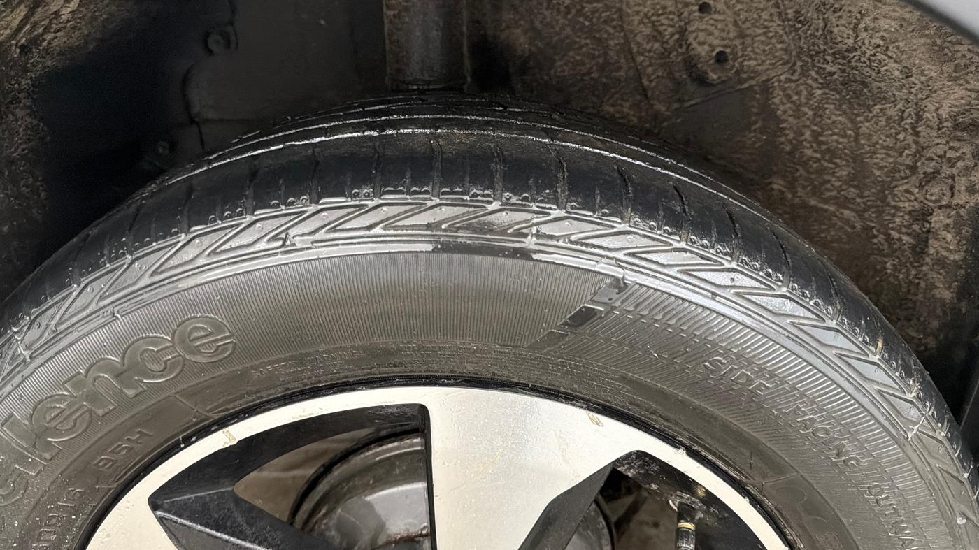 2019 Tata NEXON XZA PLUS PETROL DUAL TONE, Petrol, Automatic, 54,060 km, Right Rear Tyre Tread