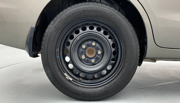 2018 Maruti Ertiga VDI SHVS, Diesel, Manual, 74,283 km, Right Rear Wheel