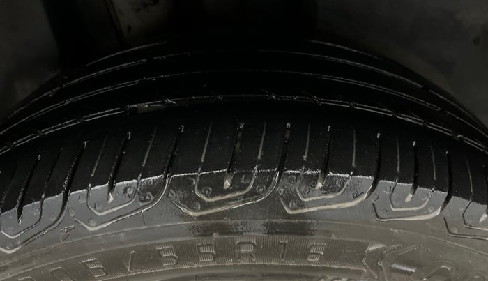 2022 Skoda SLAVIA STYLE 1.0L TSI MT, Petrol, Manual, 63,975 km, Right Rear Tyre Tread