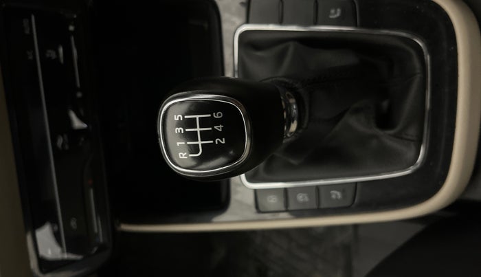 2022 Skoda SLAVIA STYLE 1.0L TSI MT, Petrol, Manual, 63,975 km, Gear Lever