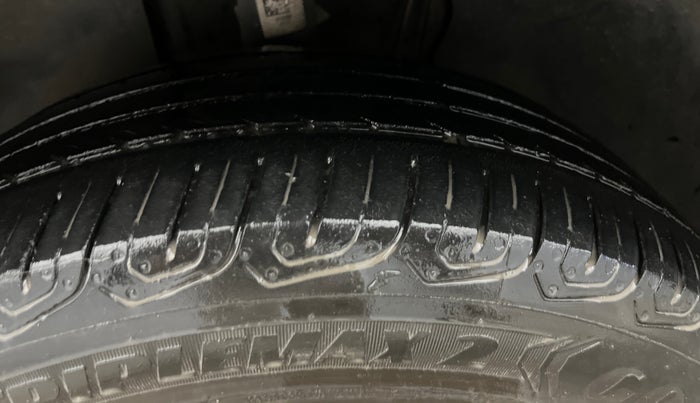 2022 Skoda SLAVIA STYLE 1.0L TSI MT, Petrol, Manual, 63,975 km, Left Front Tyre Tread