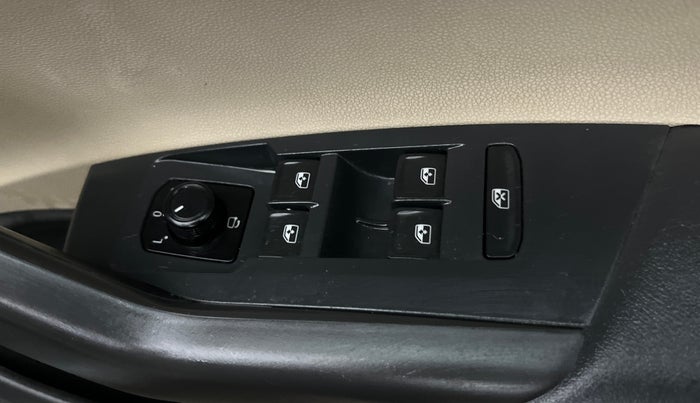 2022 Skoda SLAVIA STYLE 1.0L TSI MT, Petrol, Manual, 63,975 km, Driver Side Door Panels Control