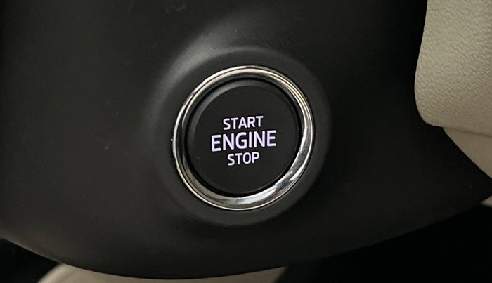 2022 Skoda SLAVIA STYLE 1.0L TSI MT, Petrol, Manual, 63,975 km, Keyless Start/ Stop Button