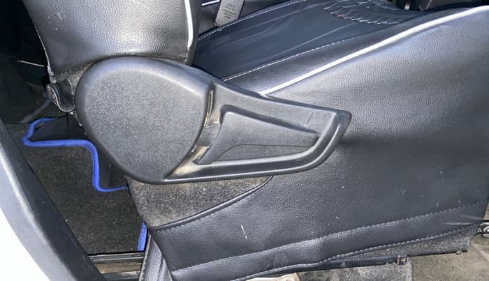 2020 Maruti S PRESSO VXI+, Petrol, Manual, 77,823 km, Driver Side Adjustment Panel