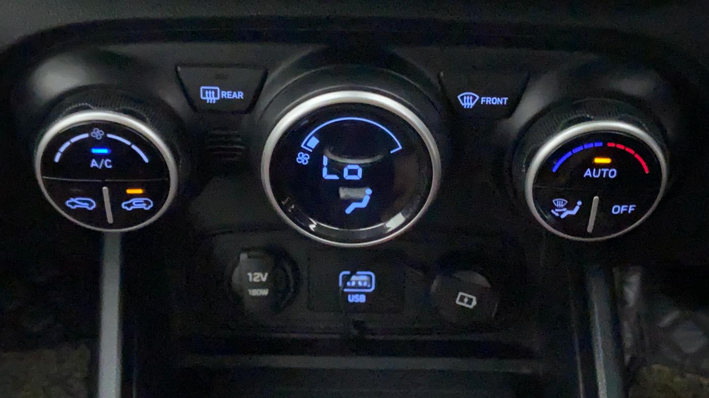 2020 Hyundai VENUE 1.0 TURBO GDI SX+ AT, Petrol, Automatic, 36,275 km, Automatic Climate Control