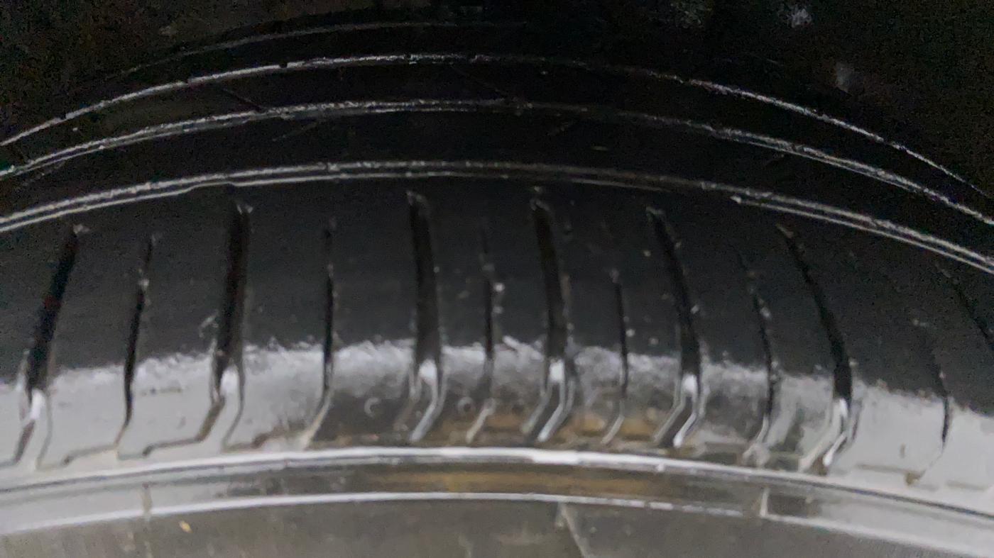 2020 Hyundai VENUE 1.0 TURBO GDI SX+ AT, Petrol, Automatic, 36,275 km, Right Front Tyre Tread