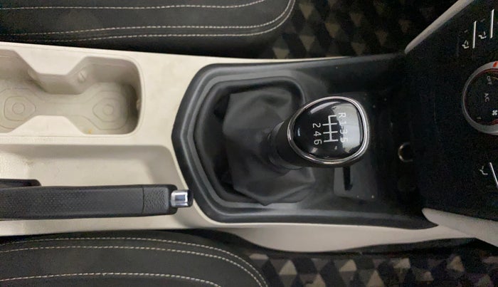 2023 Mahindra XUV300 W4 1.2 PETROL, Petrol, Manual, 24,358 km, Gear Lever