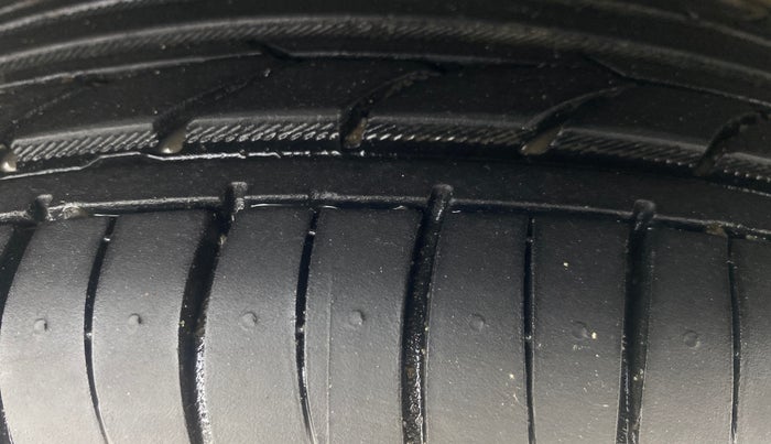 2018 Maruti Celerio VXI AMT (O), Petrol, Automatic, 62,711 km, Right Front Tyre Tread