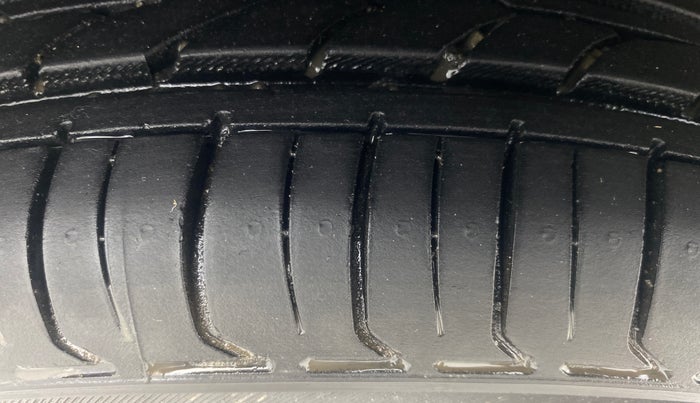 2018 Maruti Celerio VXI AMT (O), Petrol, Automatic, 62,711 km, Left Front Tyre Tread