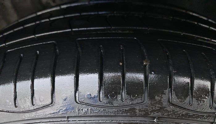 2012 Volkswagen Polo COMFORTLINE 1.2L PETROL, Petrol, Manual, 46,693 km, Right Front Tyre Tread