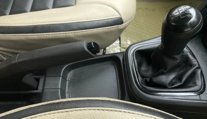 2012 Volkswagen Polo COMFORTLINE 1.2L PETROL, Petrol, Manual, 46,693 km, Gear Lever