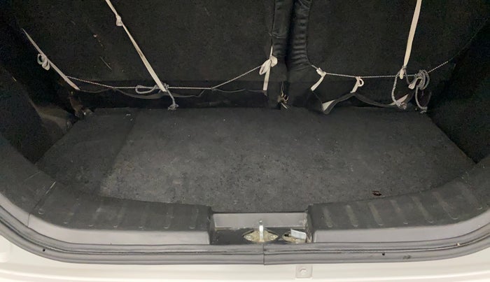 2015 Maruti Wagon R 1.0 VXI, Petrol, Manual, 34,217 km, Boot Inside