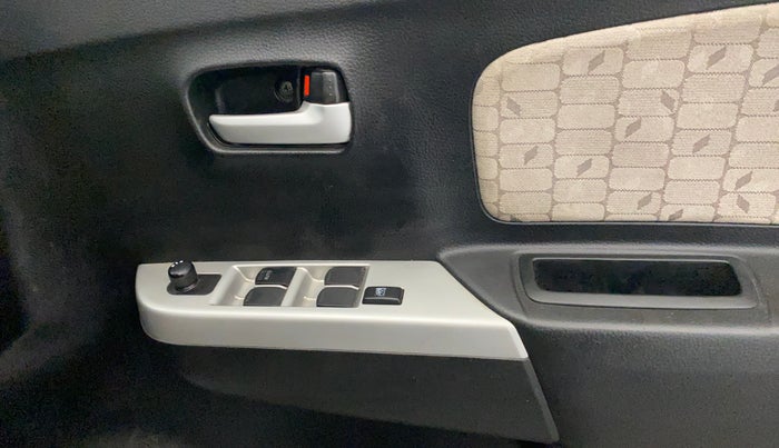 2015 Maruti Wagon R 1.0 VXI, Petrol, Manual, 34,217 km, Driver Side Door Panels Control