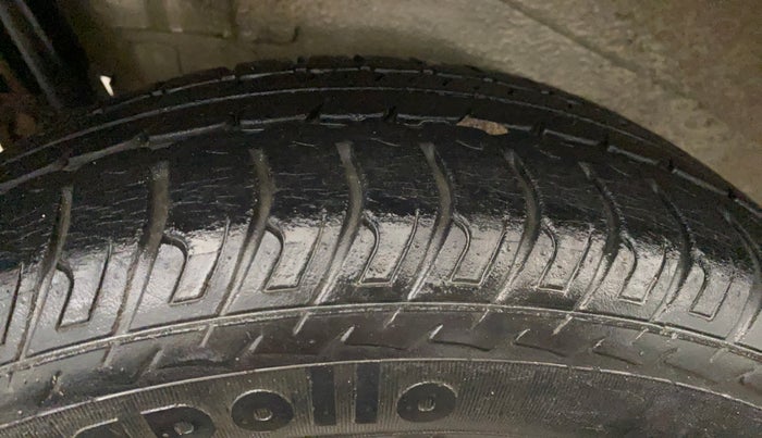 2015 Maruti Wagon R 1.0 VXI, Petrol, Manual, 34,217 km, Right Rear Tyre Tread
