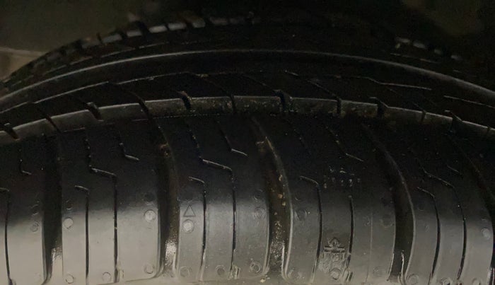 2012 Honda Brio S MT, Petrol, Manual, 53,986 km, Right Rear Tyre Tread