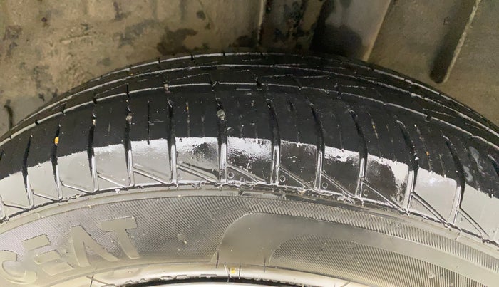 2019 Renault TRIBER RXT, Petrol, Manual, 35,615 km, Left Rear Tyre Tread