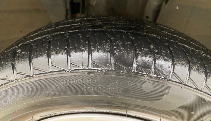 2019 Renault TRIBER RXT, Petrol, Manual, 35,615 km, Right Front Tyre Tread