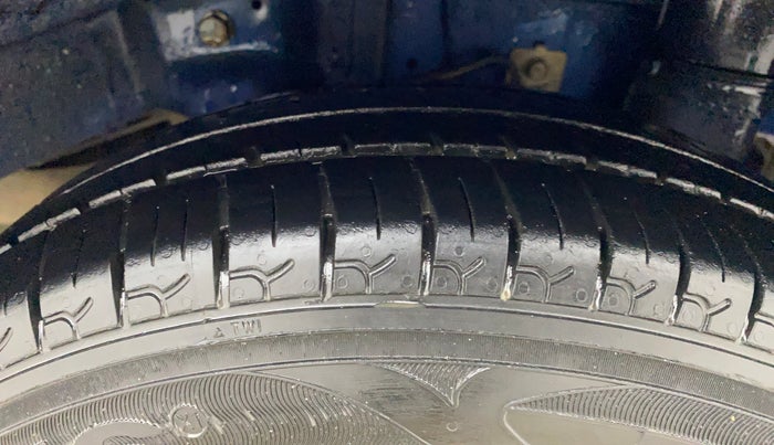 2013 Hyundai Eon D-LITE+, Petrol, Manual, 59,102 km, Left Rear Tyre Tread