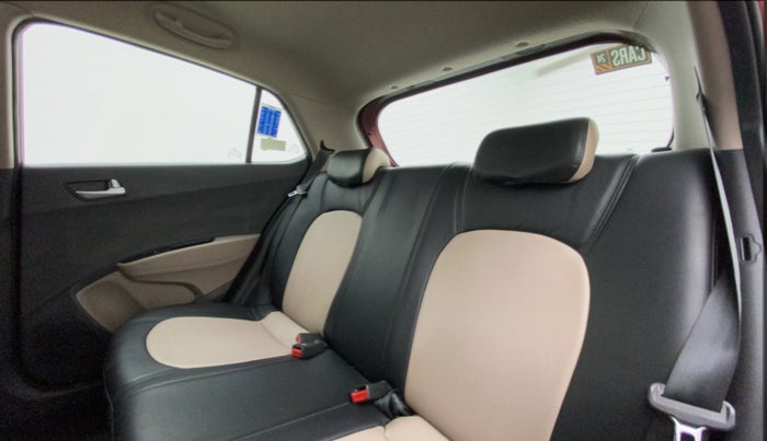 2016 Hyundai Grand i10 ASTA AT 1.2 KAPPA VTVT, Petrol, Automatic, 42,687 km, Right Side Rear Door Cabin