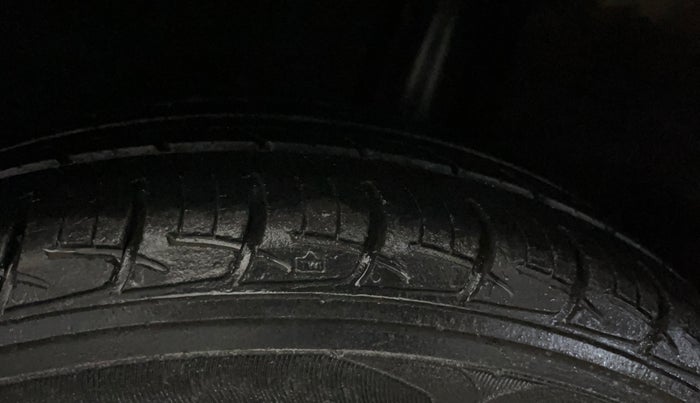 2016 Maruti Baleno DELTA PETROL 1.2, Petrol, Manual, 30,437 km, Left Rear Tyre Tread