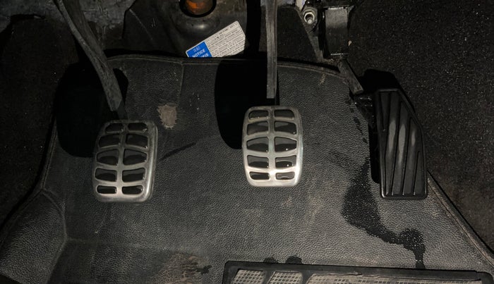 2016 Maruti Baleno DELTA PETROL 1.2, Petrol, Manual, 30,437 km, Pedals