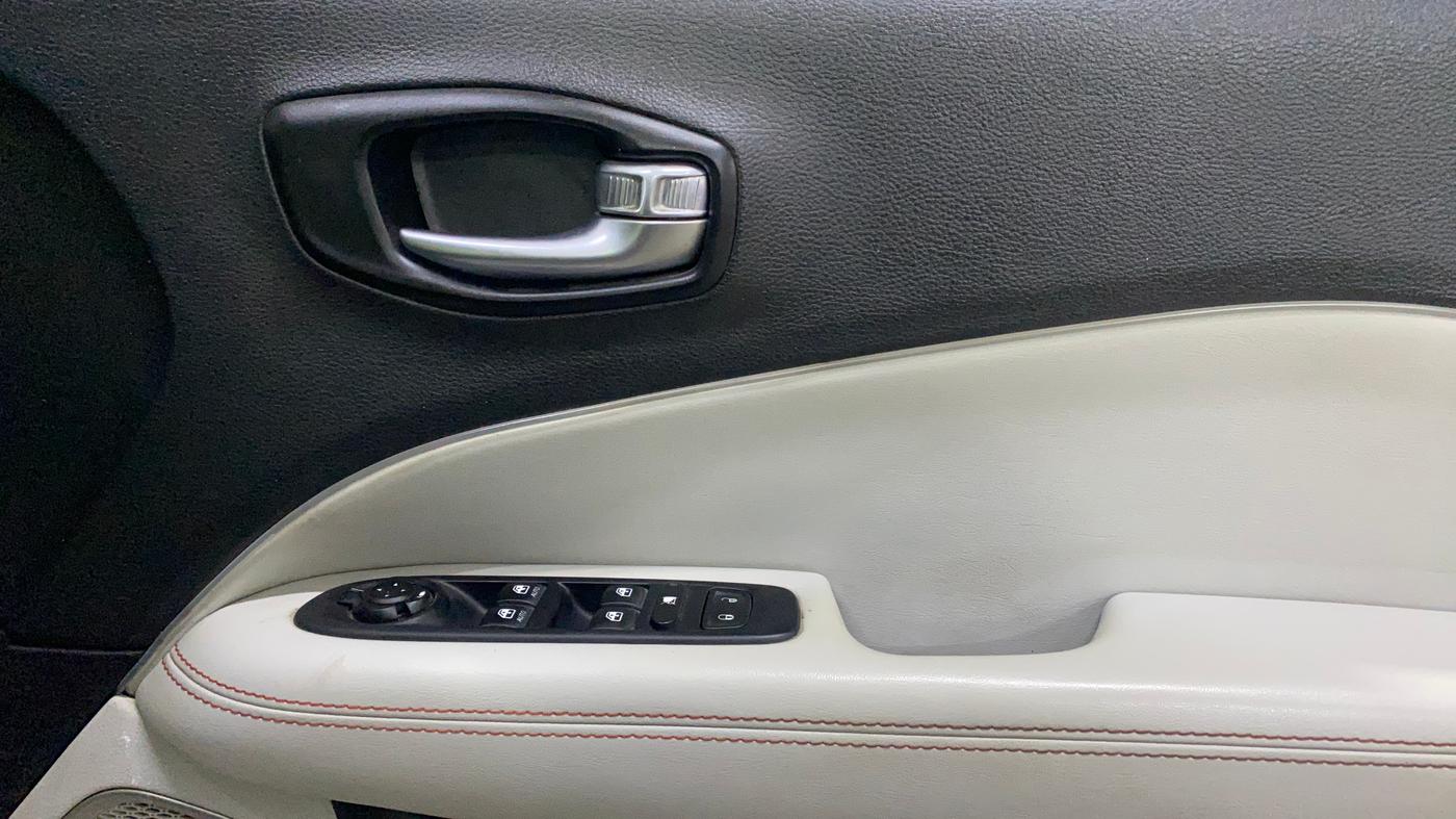 2018 Jeep Compass LIMITED 2.0 DIESEL, Diesel, Manual, 82,732 km, Driver Side Door Panels Control
