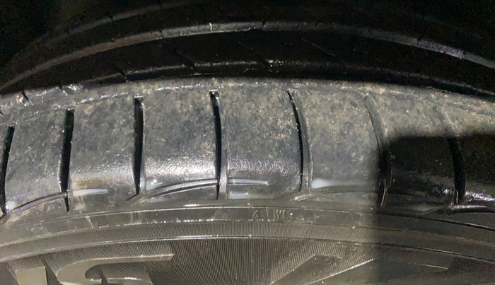 2018 Jeep Compass LIMITED 2.0 DIESEL, Diesel, Manual, 82,723 km, Left Front Tyre Tread