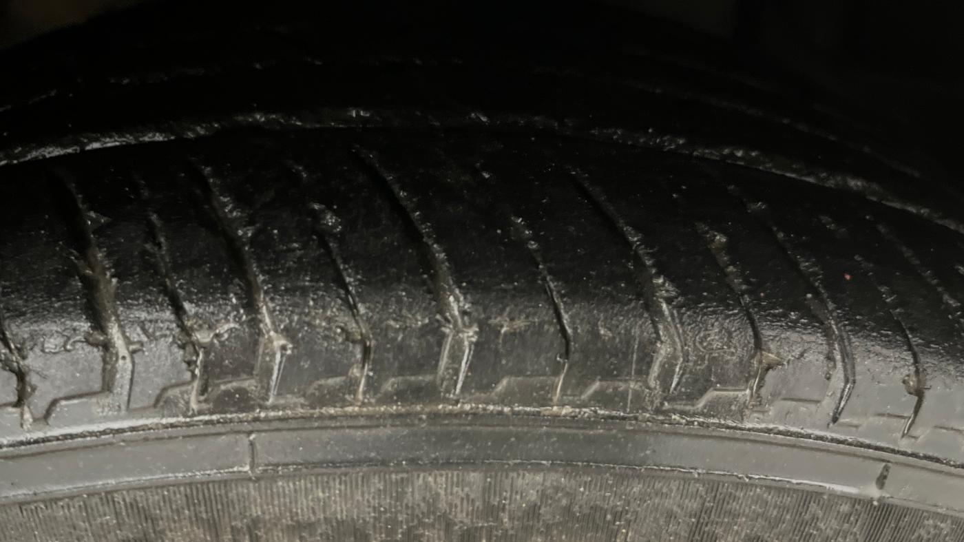 2014 Hyundai Elite i20 ASTA 1.2, Petrol, Manual, 84,536 km, Right Front Tyre Tread