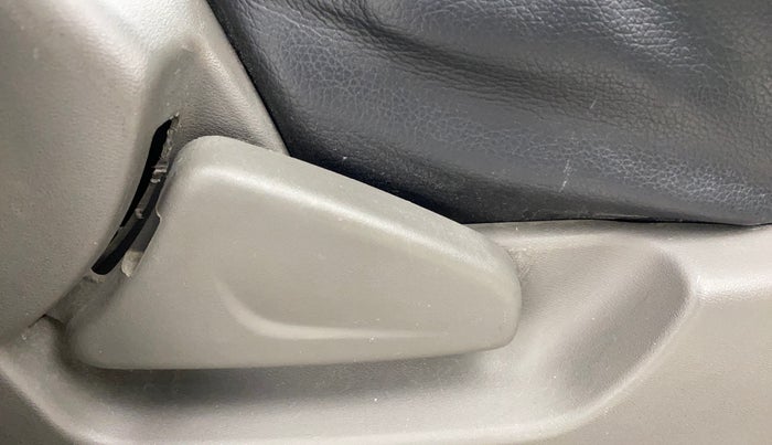 2016 Datsun Redi Go T (O), Petrol, Manual, 59,675 km, Driver Side Adjustment Panel