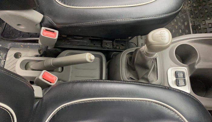 2016 Datsun Redi Go T (O), Petrol, Manual, 59,675 km, Gear Lever