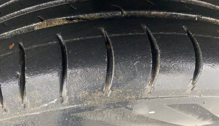 2016 Datsun Redi Go T (O), Petrol, Manual, 59,675 km, Left Front Tyre Tread