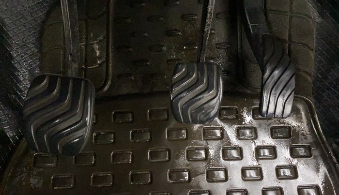 2016 Datsun Redi Go T (O), Petrol, Manual, 59,675 km, Pedals