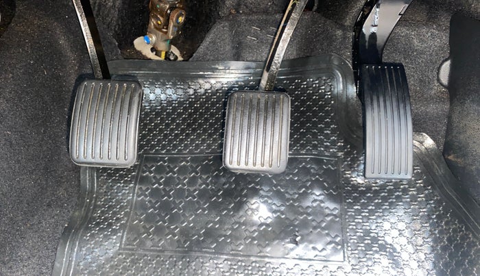 2015 Hyundai Xcent S 1.2, Petrol, Manual, 24,867 km, Pedals