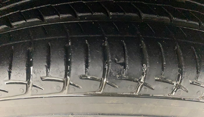 2015 Hyundai Xcent S 1.2, Petrol, Manual, 24,867 km, Right Front Tyre Tread