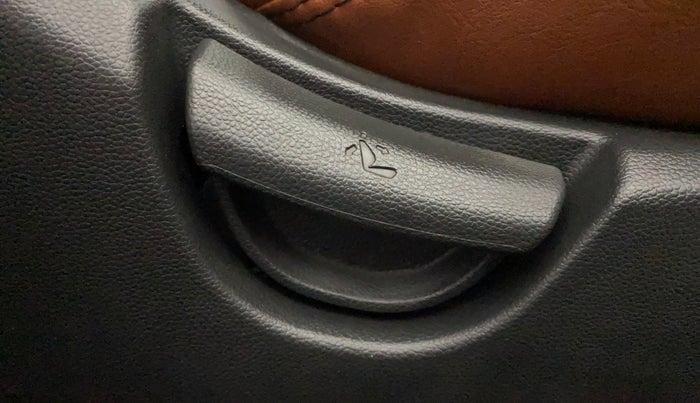 2018 Hyundai Xcent S 1.2, Petrol, Manual, 91,238 km, Driver Side Adjustment Panel