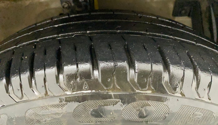 2012 Maruti Ertiga VXI, Petrol, Manual, 91,120 km, Right Front Tyre Tread