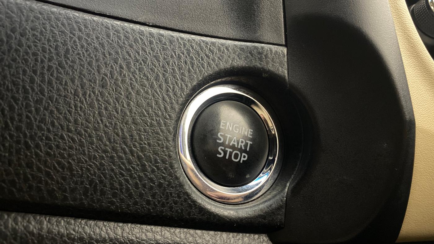 2017 Toyota Corolla Altis GL DIESEL, Diesel, Manual, 1,41,572 km, Keyless Start/ Stop Button