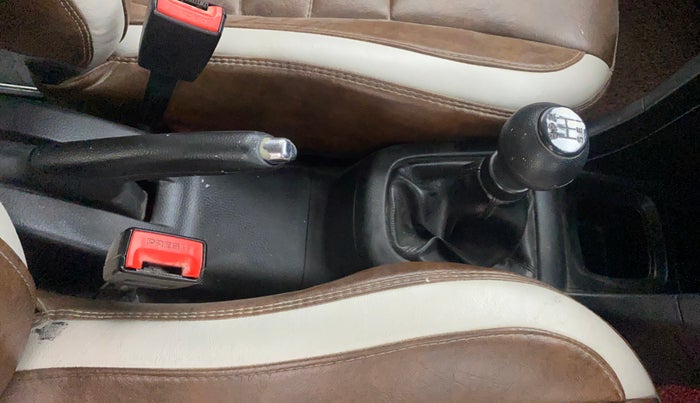 2016 Maruti Swift VXI, Petrol, Manual, 1,21,707 km, Gear Lever