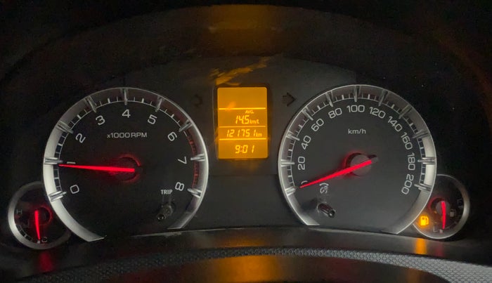 2016 Maruti Swift VXI, Petrol, Manual, 1,21,707 km, Odometer Image