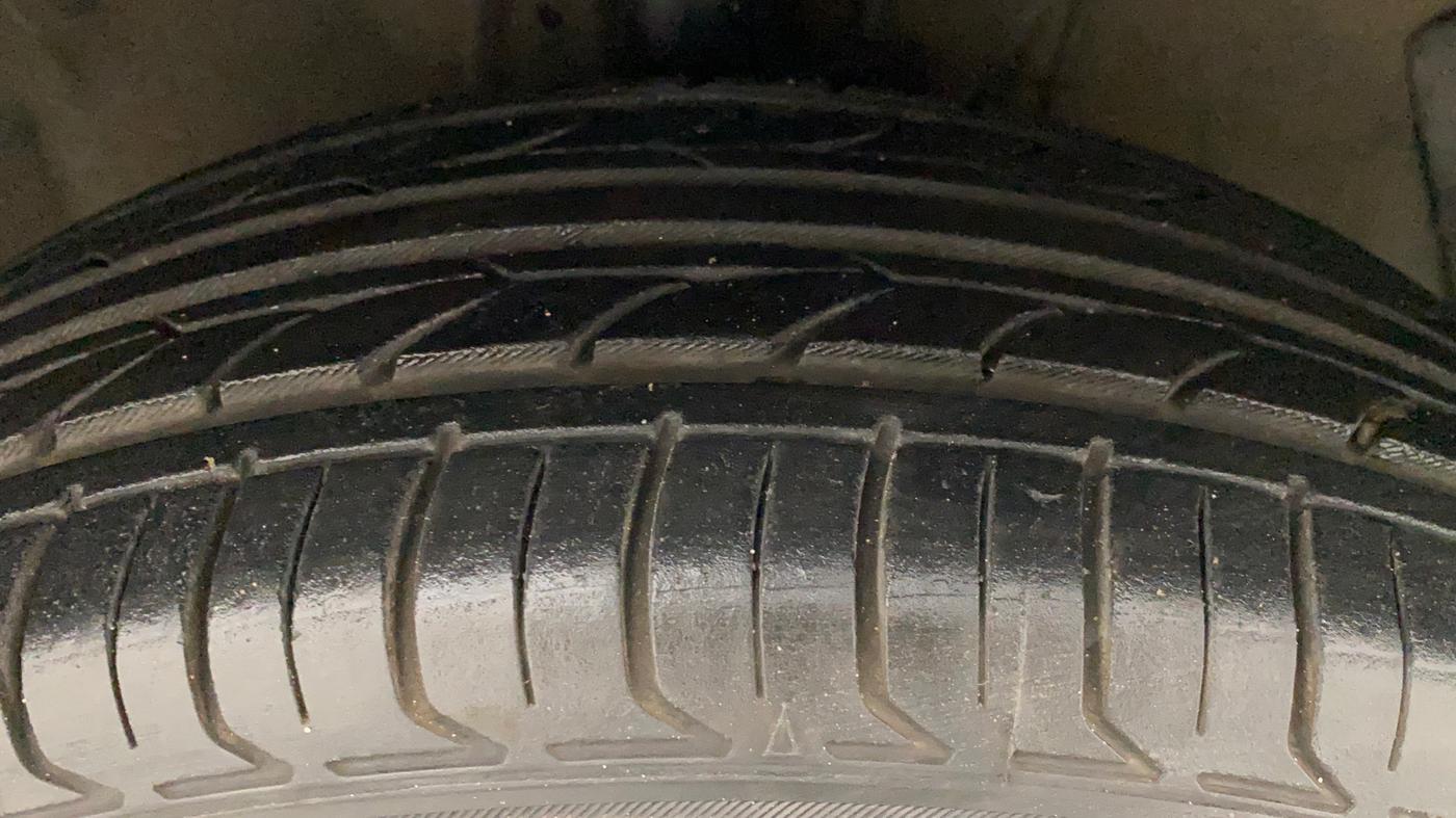 2012 Hyundai i20 SPORTZ 1.2, Petrol, Manual, 52,538 km, Right Front Tyre Tread
