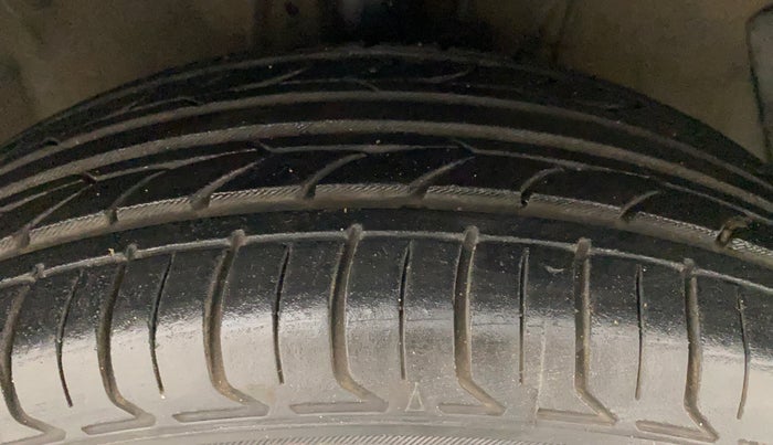 2012 Hyundai i20 SPORTZ 1.2, Petrol, Manual, 52,538 km, Right Front Tyre Tread
