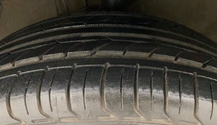 2012 Hyundai i20 SPORTZ 1.2, Petrol, Manual, 52,538 km, Left Front Tyre Tread