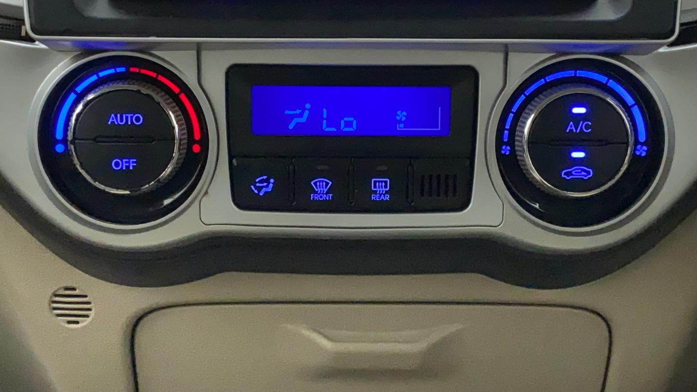 2012 Hyundai i20 SPORTZ 1.2, Petrol, Manual, 52,538 km, Automatic Climate Control