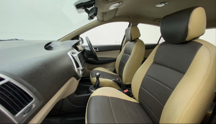 2012 Hyundai i20 SPORTZ 1.2, Petrol, Manual, 52,538 km, Right Side Front Door Cabin
